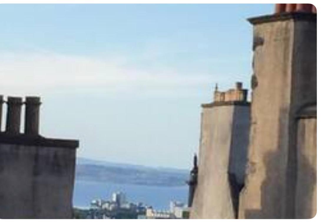 Old Town View Apartment Edinburgh Bagian luar foto