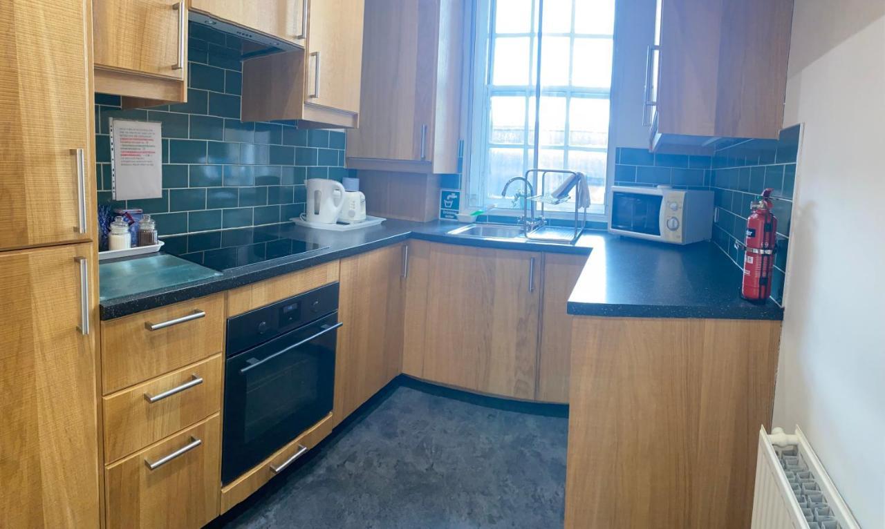 Old Town View Apartment Edinburgh Bagian luar foto